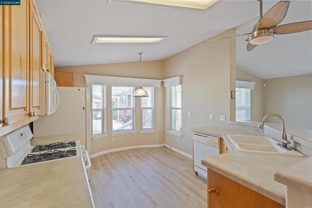 3263 Vineyard Ave. 113, Pleasanton, CA 94566