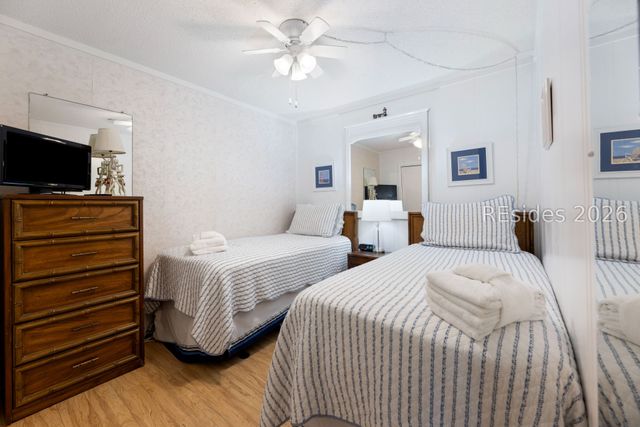 40 Folly Field Road 330, Hilton Head Island, SC 29928