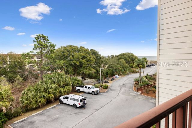 40 Folly Field Road 330, Hilton Head Island, SC 29928