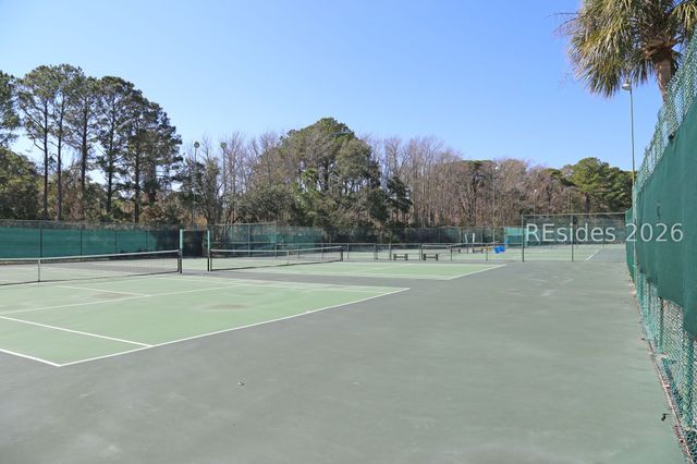 40 Folly Field Road 330, Hilton Head Island, SC 29928