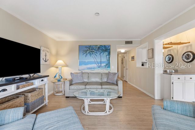 40 Folly Field Road 330, Hilton Head Island, SC 29928