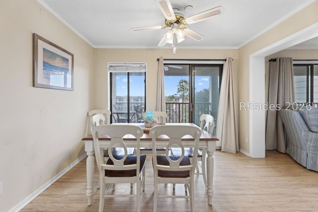 40 Folly Field Road 330, Hilton Head Island, SC 29928