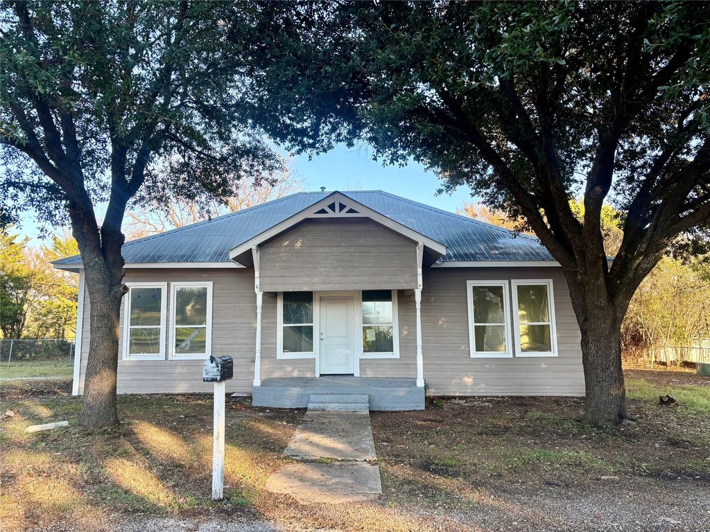 428 N State Street, Lancaster, TX 75146