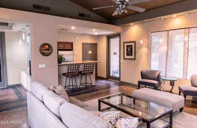 4848 N 36TH Street 214, Phoenix, AZ 85018