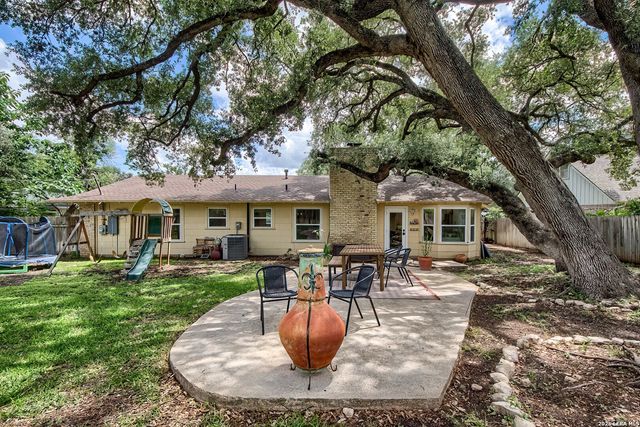 1111 GREY OAK DR, San Antonio, TX 78213