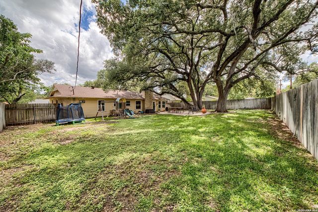 1111 GREY OAK DR, San Antonio, TX 78213