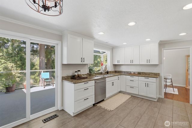 20426 86th Place W, Edmonds, WA 98026