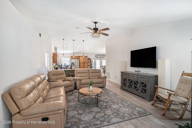 312 Benson Street, Valrico, FL 33594