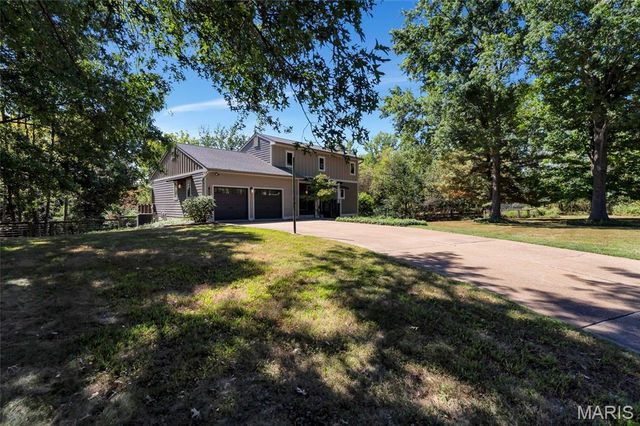 17946 Paradise Drive, Wildwood, MO 63038