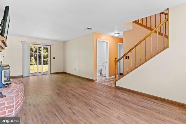 4831 CHARLES RD, Mechanicsburg, PA 17050