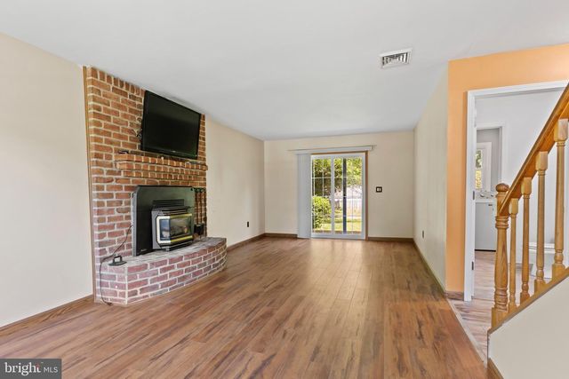 4831 CHARLES RD, Mechanicsburg, PA 17050