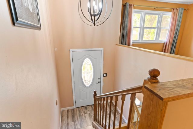 4831 CHARLES RD, Mechanicsburg, PA 17050