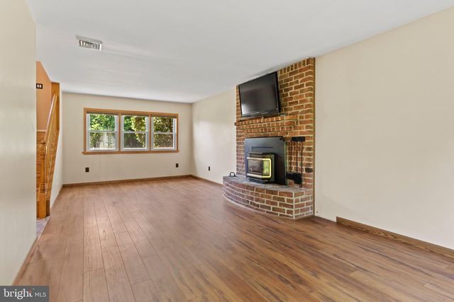 4831 CHARLES RD, Mechanicsburg, PA 17050