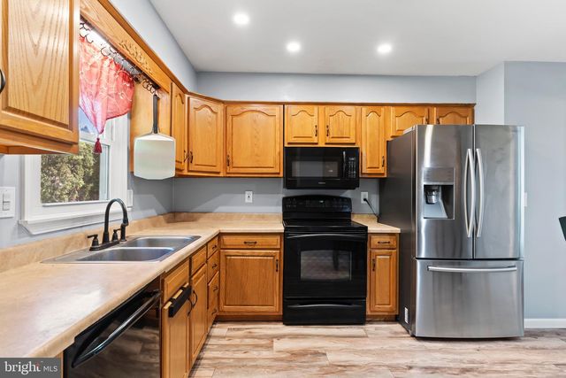 4831 CHARLES RD, Mechanicsburg, PA 17050