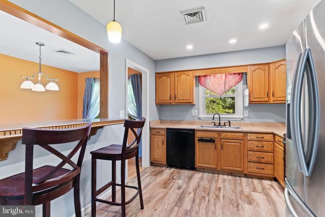 4831 CHARLES RD, Mechanicsburg, PA 17050