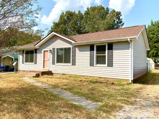 719 Spees Dr, Clarksville, TN 37042