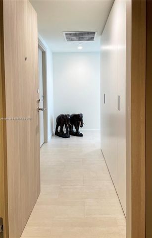 1000 Brickell Plz 4301, Miami, FL 33131