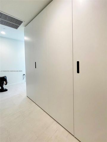 1000 Brickell Plz 4301, Miami, FL 33131