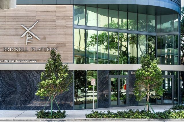 1000 Brickell Plz 4301, Miami, FL 33131