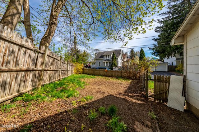 11 Putnam Street, Brunswick, NY 12180