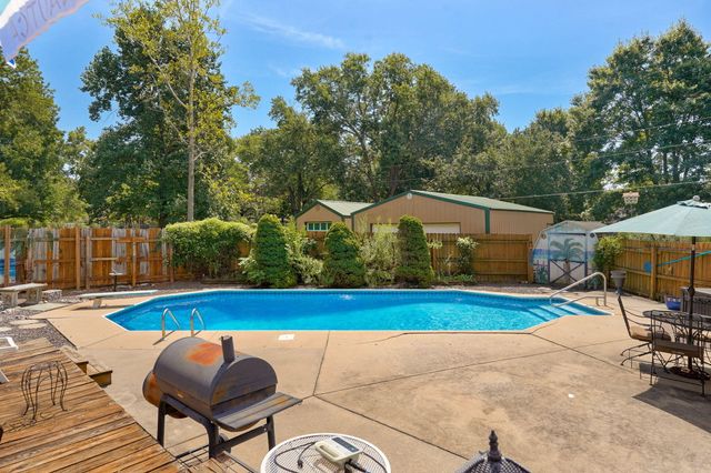 6230 E Spring Circle Drive, Springfield, MO 65809