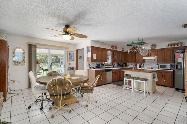 6230 E Spring Circle Drive, Springfield, MO 65809