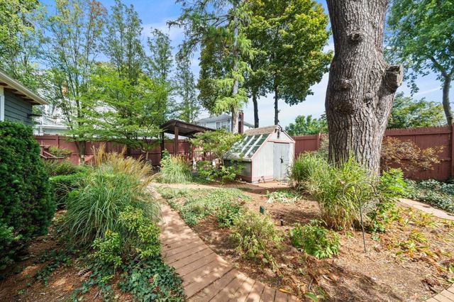 59 Oakland St, Medford, MA 02155