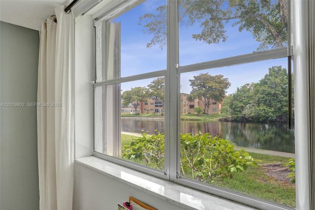 9070 Lime Bay Blvd 110, Tamarac, FL 33321