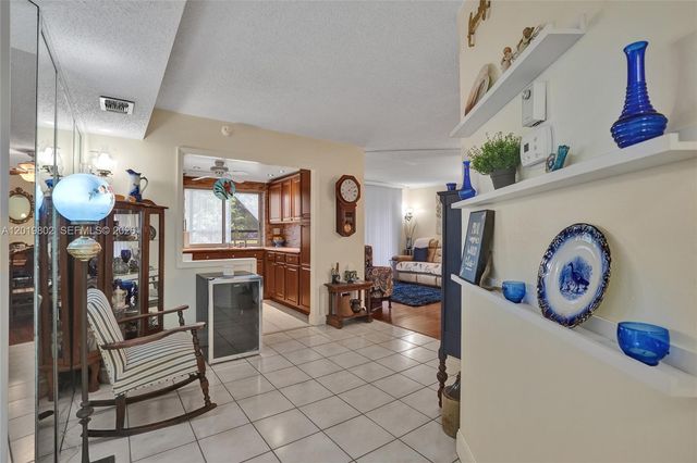 9070 Lime Bay Blvd 110, Tamarac, FL 33321