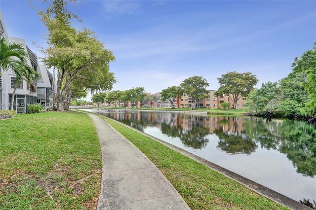 9070 Lime Bay Blvd 110, Tamarac, FL 33321