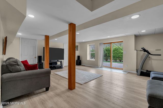 18 Coral Drive, Howell, NJ 07731