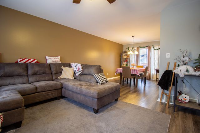 1241 Willow Lane, Schererville, IN 46375