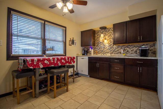 1241 Willow Lane, Schererville, IN 46375