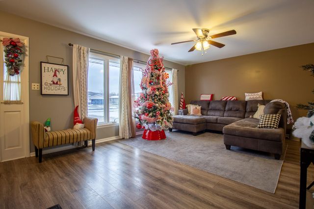 1241 Willow Lane, Schererville, IN 46375