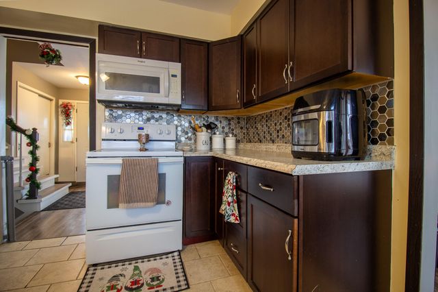 1241 Willow Lane, Schererville, IN 46375