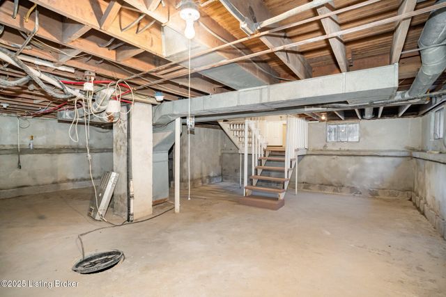 13714 S Blakely Ln, Louisville, KY 40272