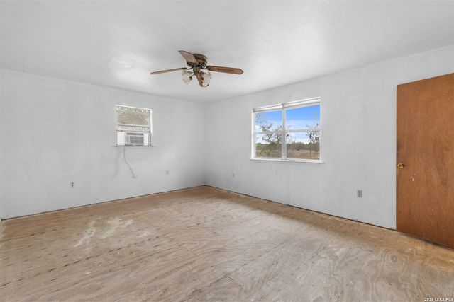 509 W County Road 678, Natalia, TX 78059