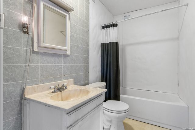 509 W County Road 678, Natalia, TX 78059