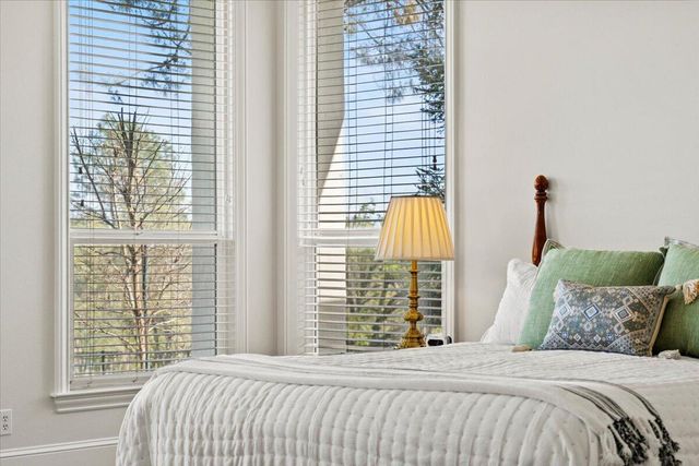 15888 El Camino Robles Road, Redding, CA 96001