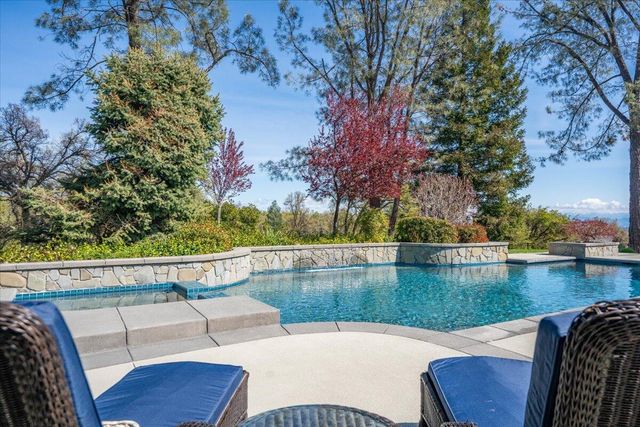 15888 El Camino Robles Road, Redding, CA 96001