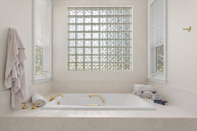 15888 El Camino Robles Road, Redding, CA 96001