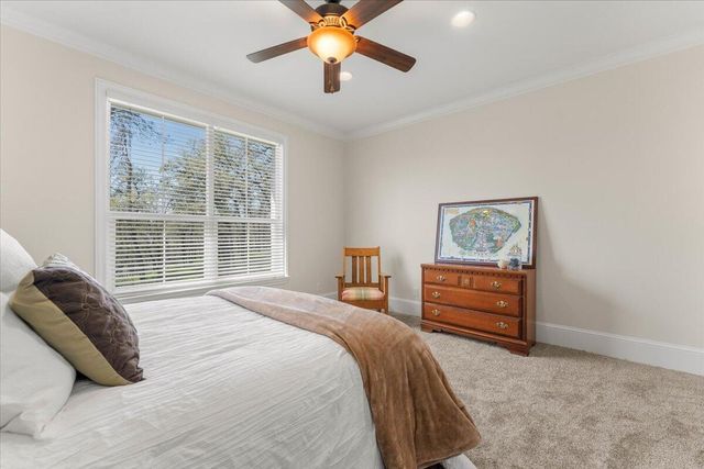 15888 El Camino Robles Road, Redding, CA 96001