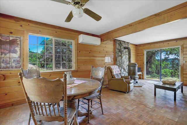 14956 Ballantree Ln, Grass Valley, CA 95949