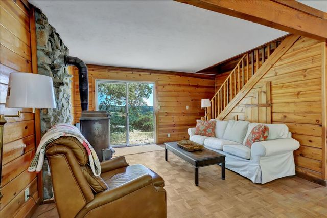 14956 Ballantree Ln, Grass Valley, CA 95949