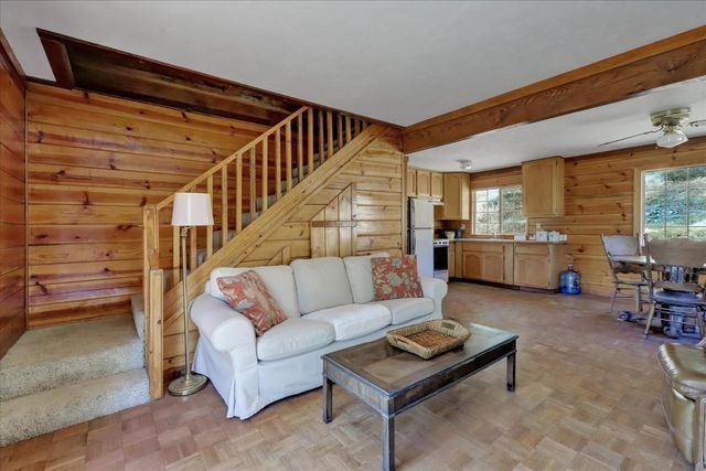 14956 Ballantree Ln, Grass Valley, CA 95949