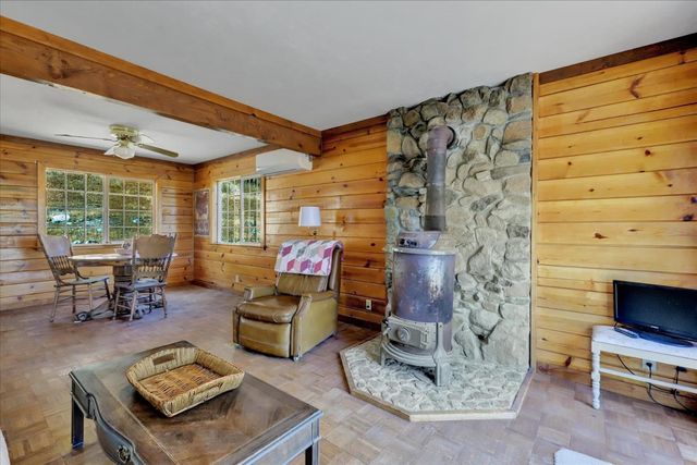 14956 Ballantree Ln, Grass Valley, CA 95949