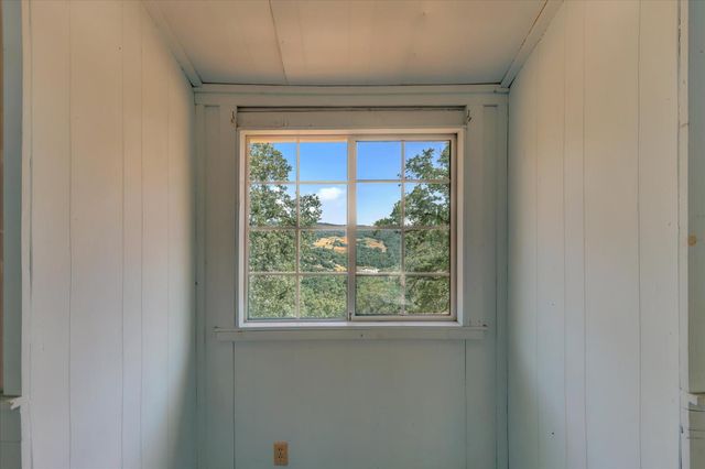 14956 Ballantree Ln, Grass Valley, CA 95949