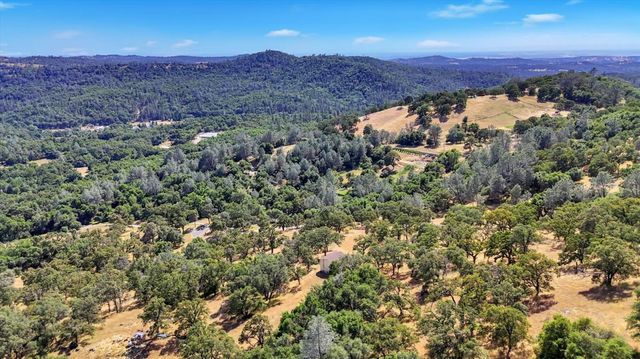 14956 Ballantree Ln, Grass Valley, CA 95949