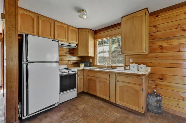 14956 Ballantree Ln, Grass Valley, CA 95949