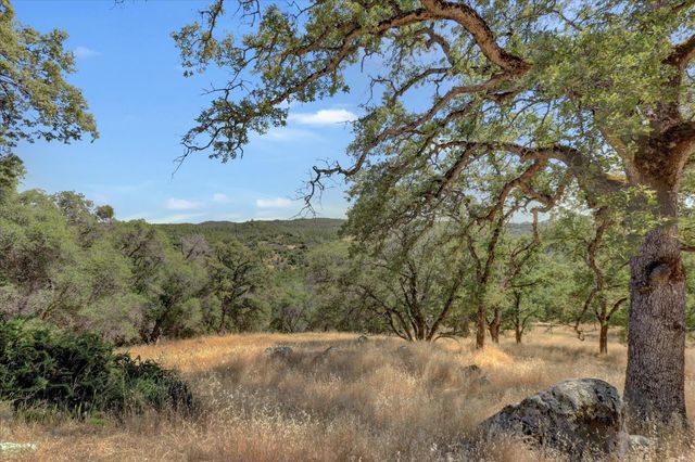 14956 Ballantree Ln, Grass Valley, CA 95949